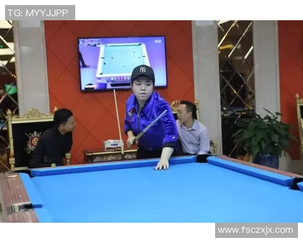 足球明星化身大厨挑战美食制作展现球场外的别样风采