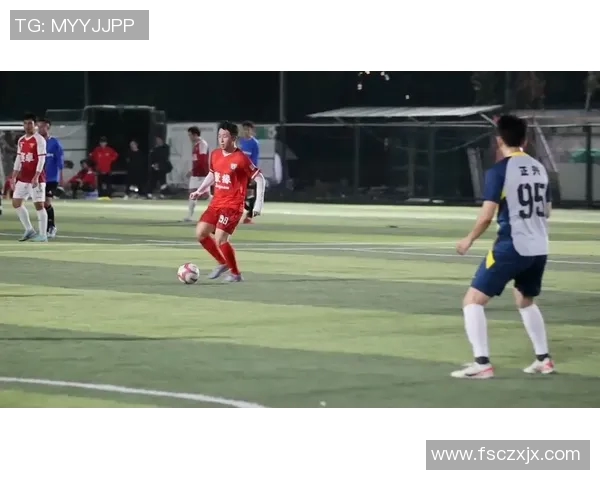 足球明星精彩瞬间盘点各类射门技巧与风格大揭秘